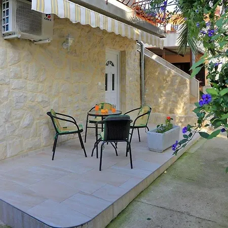بيت ضيافة With A Parking Space 12127